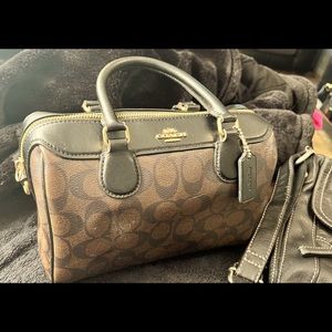 Cute used Coach purse!